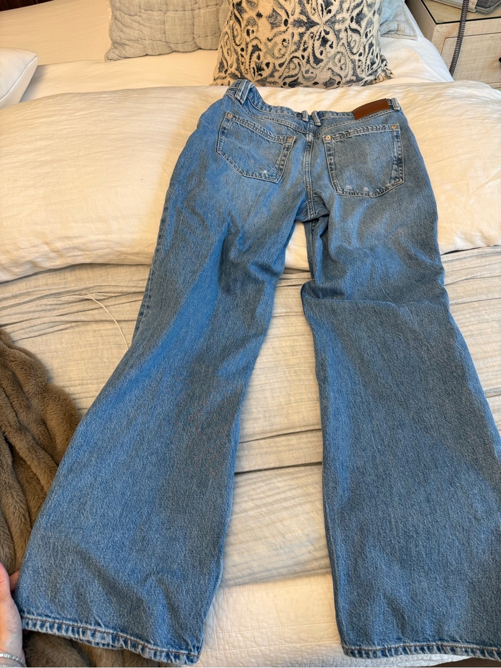 We The Free Tennessee Boyfriend Jeans in Light Blue with Distressed Knees - Picture 6 of 7